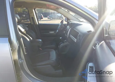 2016 Jeep Compass Latitude из США, поврежденный, VIN 1C4NJCEA7GD665728